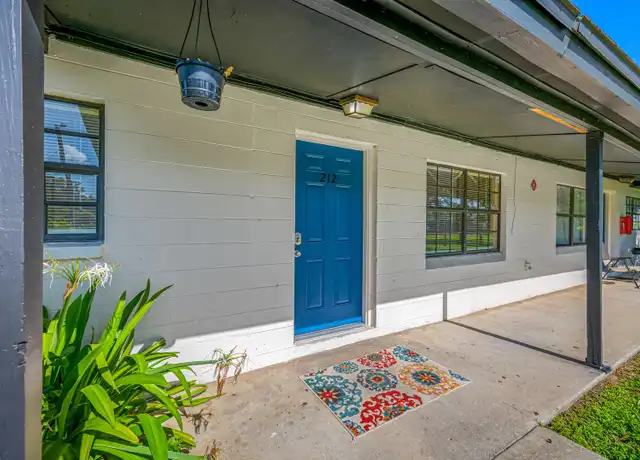 Property at 207 N Pinewood Ave, Brandon, FL, 33510, 1 bed, 1 bath, [object Object]