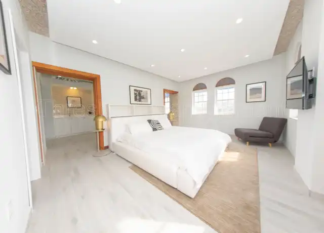 Property at 820 Ocean Dr Unit 307, Miami Beach, FL, 33139, 1 bed, 1 bath, [object Object]