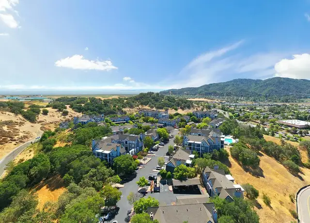 Photo of 1001 Cresta Way, San Rafael, CA 94903