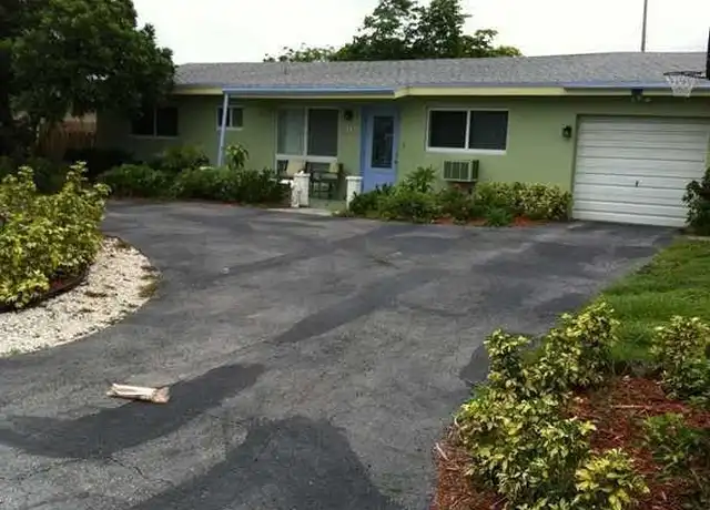 Property at 520 NE 36th St, Boca Raton, FL, 33431, 3 beds, 2 baths, [object Object]