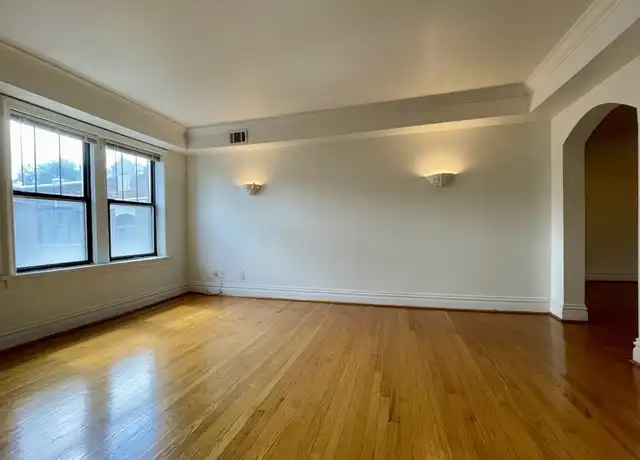 Property at 6238-6242 Southwood Ave Unit 3N, St. Louis, MO, 63105, 2 beds, 2 baths, [object Object]