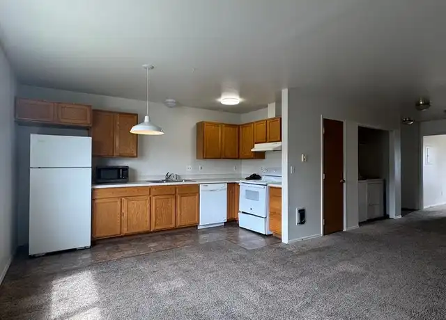 Property at 1002 E 19th Ave Unit B, Ellensburg, WA, 98926, 3 beds, 2 baths, [object Object]