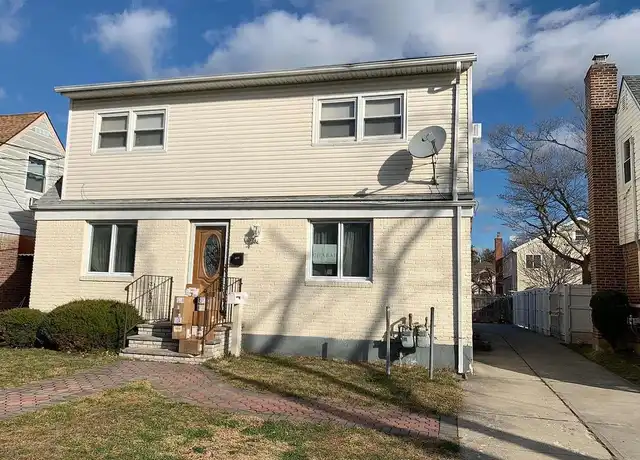 Property at 76-29 271st St Unit 2nd floor, Queens, NY, 11040, 3 beds, 1 bath, [object Object]