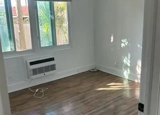 Property at 424 Valley Forge Rd Unit 5, West Palm Beach, FL, 33405, 2 beds, 1 bath, [object Object]