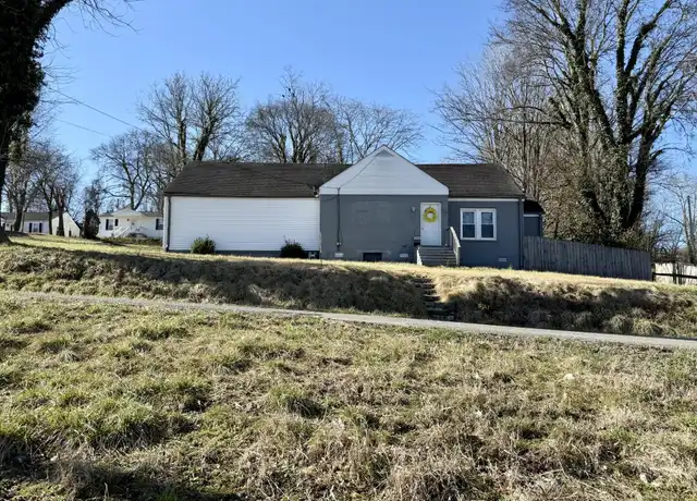 Property at 106 Read Ave, Carthage, TN, 37030, 4 beds, 2 baths, [object Object]