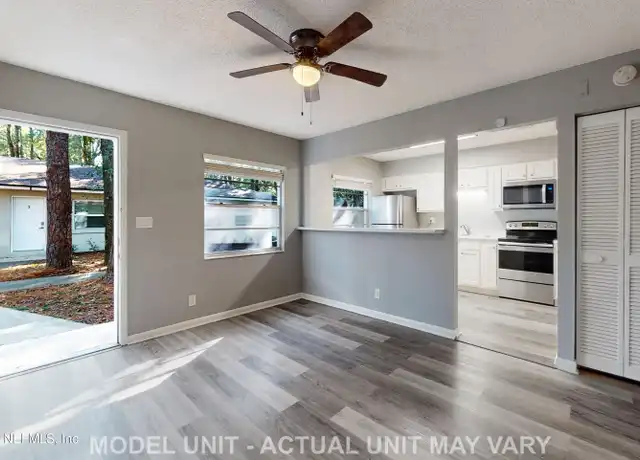 Property at 5424 101st St Unit 4, Jacksonville, FL, 32210, 1 bed, 1 bath, [object Object]