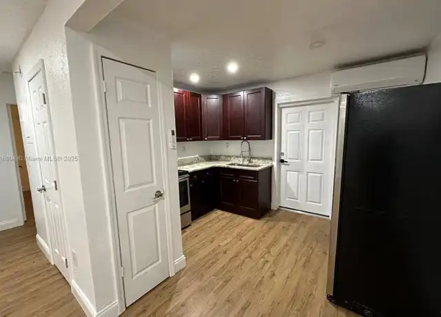 Property at 813 W Jefferson St Unit 3, Orlando, FL, 32805, 2 beds, 1 bath, [object Object]