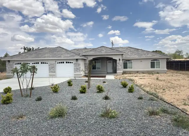 Property at 13033 Casco Rd, Apple Valley, CA, 92308, 4 beds, 3 baths, [object Object]