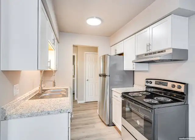 Property at 2010 Regency Ct Unit 2011-6, Appleton, WI, 54915, 1 bed, 1 bath, [object Object]