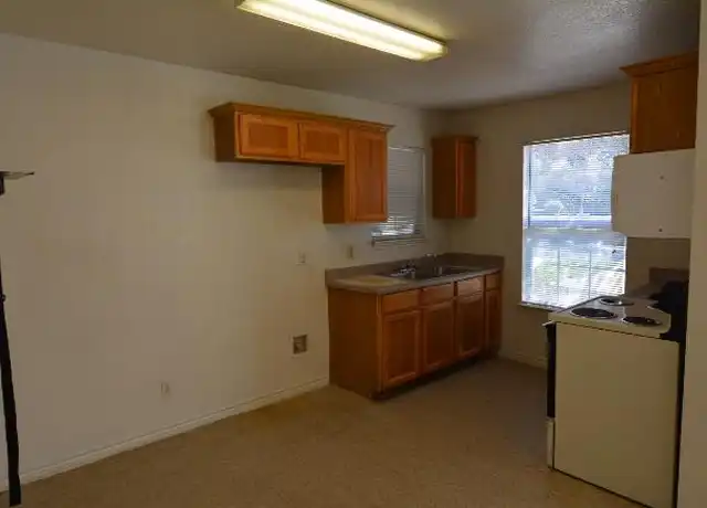 Property at 908 East Avenue C Unit C, Temple, TX, 76501, 3 beds, 1 bath, [object Object]