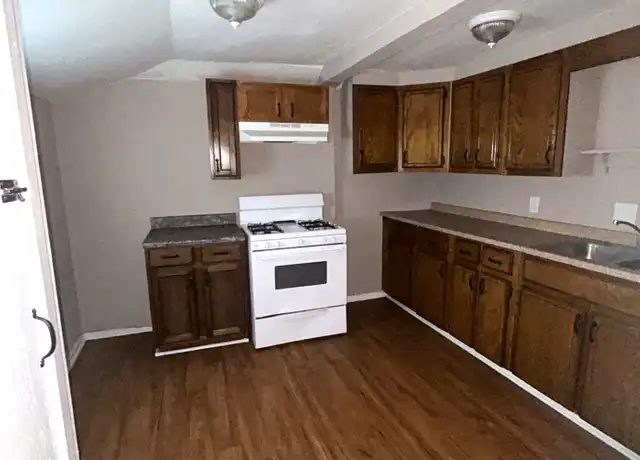 Property at 2316 SE 11th St, Oklahoma City, OK, 73129, 3 beds, 1 bath, [object Object]