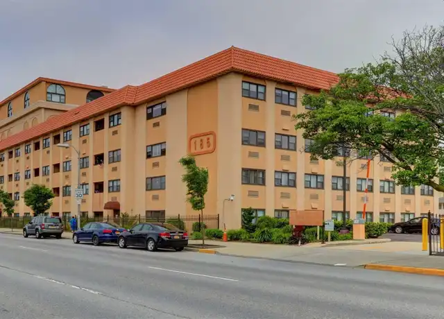 Property at 185 W Park Ave #307, Long Beach, NY, 11561, 1 bed, 1 bath, [object Object]