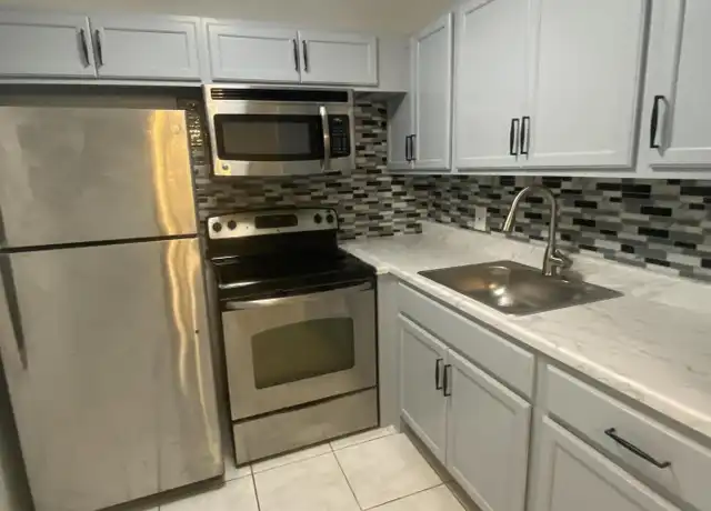 Property at 211 Sussex K Unit K, West Palm Beach, FL, 33417, 1 bed, 1 bath, [object Object]