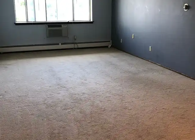 Property at 1322 W Cleveland Ave Unit 101, Milwaukee, WI, 53215, 2 beds, 1 bath, [object Object]