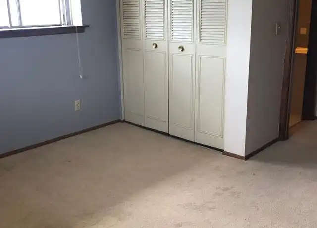 Property at 1322 W Cleveland Ave Unit 101, Milwaukee, WI, 53215, 2 beds, 1 bath, [object Object]