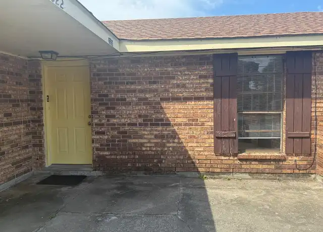 Property at 2824 Pakenham Dr, Chalmette, LA, 70043, 2 beds, 1 bath, [object Object]