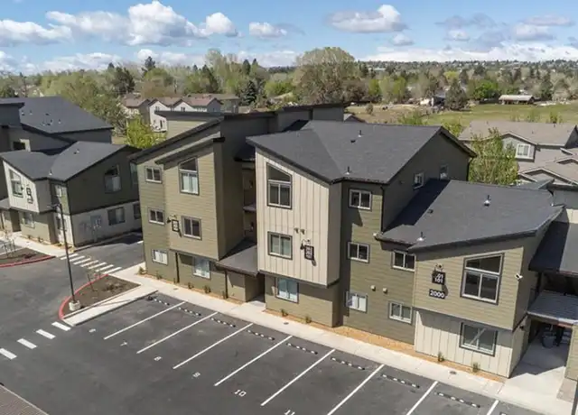 Property at 2000 SW Salmon Ave Unit 2000-102, Redmond, OR, 97756, 2 beds, 2 baths, [object Object]