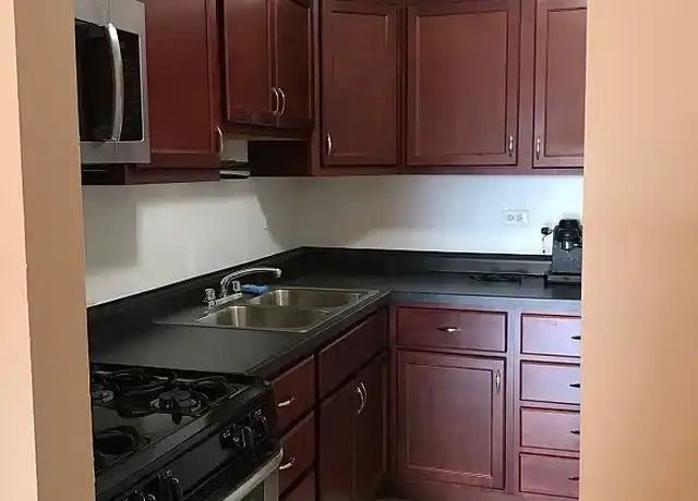 Property at 2930 N Pine Grove Ave, Chicago, IL, 60657, 1 bed, 1 bath, [object Object]