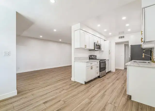 Property at 11146 Camarillo St Unit 10, North Hollywood, CA, 91602, 1 bed, 1 bath, [object Object]