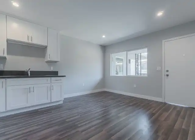 Property at 6222 S Western Ave Unit 6222, Los Angeles, CA, 90047, 2 beds, 1 bath, [object Object]