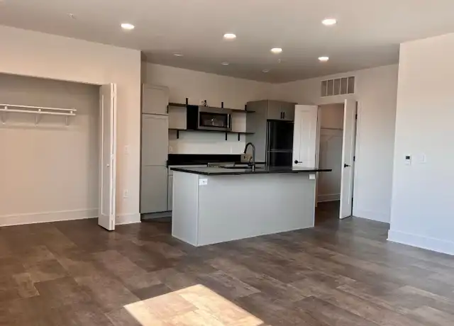 Property at 8 W King St Apt 309, Lancaster, PA, 17603, 2 beds, 1.5 baths, [object Object]