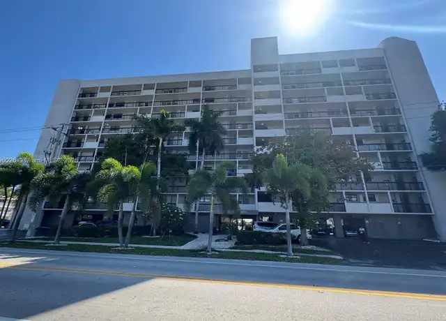 Property at 4800 Bayview Dr #206, Fort Lauderdale, FL, 33308, 3 beds, 2 baths, [object Object]