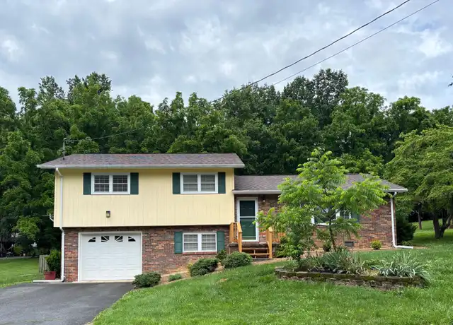 Property at 3733 Kimrod Dr, Johnson City, TN, 37601, 3 beds, 2 baths, [object Object]
