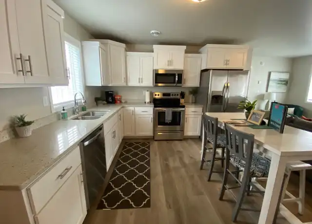 Property at 707 10th Ave N Unit 2, Fargo, ND, 58102, 3 beds, 2 baths, [object Object]