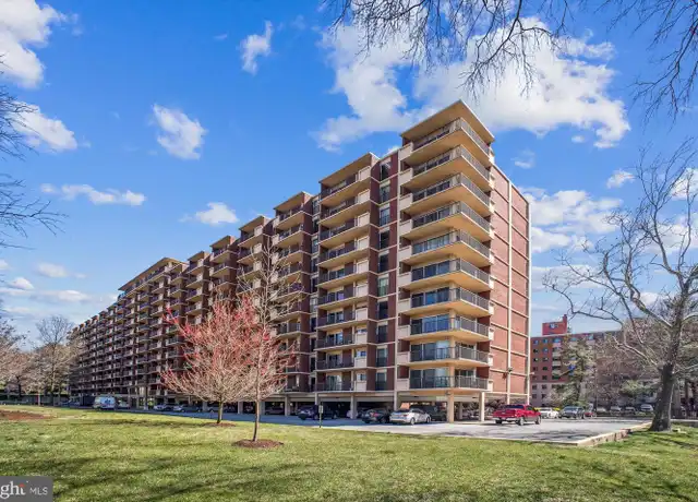 Property at 1300 Army Navy Dr #810, Arlington, VA, 22202, 1 bed, 1 bath, [object Object]
