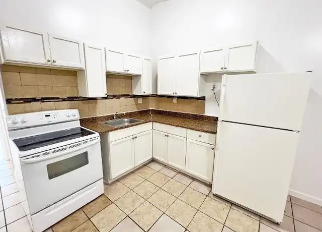 Property at 2316 Monroe St, Hollywood, FL, 33020, 1 bed, 1 bath, [object Object]