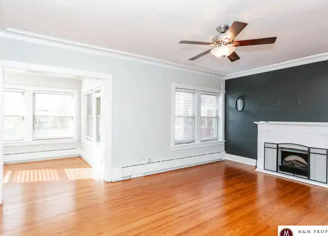 Property at 716 Ontario St Unit 716-3, Oak Park, IL, 60302, 2 beds, 1 bath, [object Object]