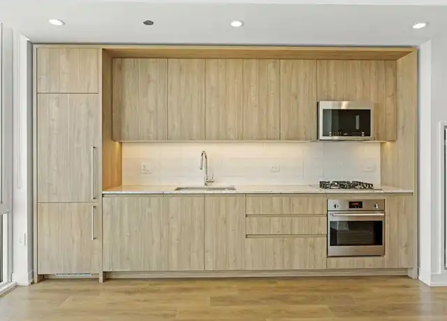 Property at 228 W Hill St, Chicago, IL, 60610, 1 bed, 1 bath, [object Object]