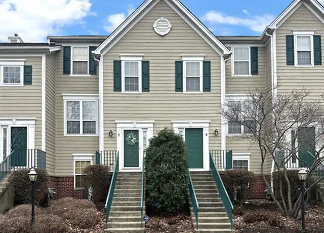 Property at 2426 Courtyard Cir #4, Aurora, IL, 60506, 3 beds, 2.5 baths, [object Object]