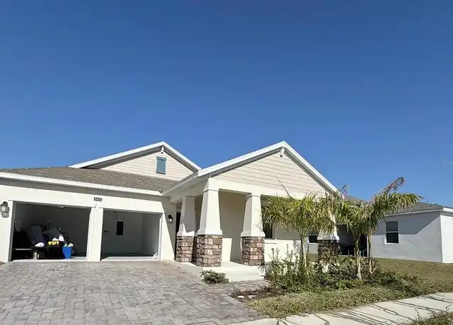Property at 2410 Relaxing Ln, Kissimmee, FL, 34744, 4 beds, 3 baths, [object Object]