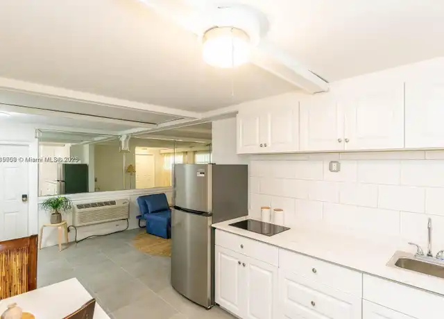 Property at 3352 SW 6th St Unit B, Miami, FL, 33135, 1 bed, 1 bath, [object Object]