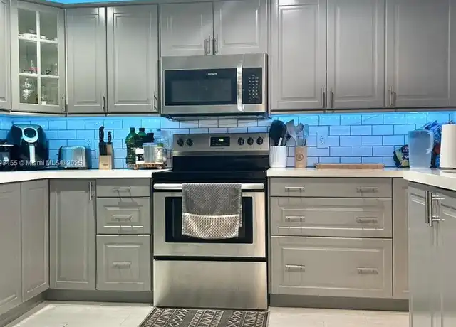 Property at 650 Tennis Club Dr #110, Fort Lauderdale, FL, 33311, 3 beds, 2.5 baths, [object Object]