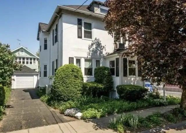 Property at 39 Hull St Unit 2, Belmont, MA, 02478, 2 beds, 1 bath, [object Object]