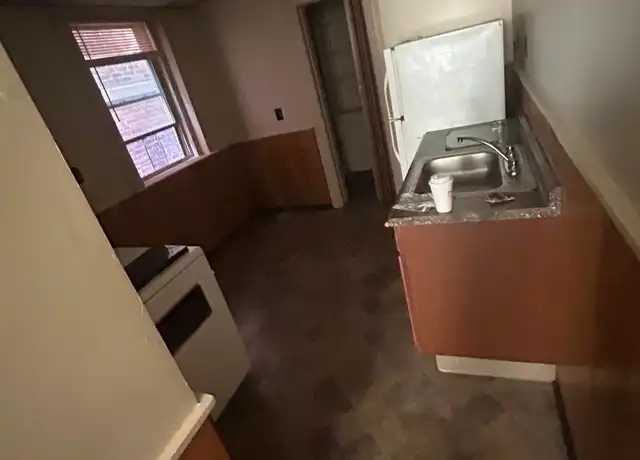 Property at 478 S Main St, Waterbury, CT, 06706, 1 bed, 1 bath, [object Object]