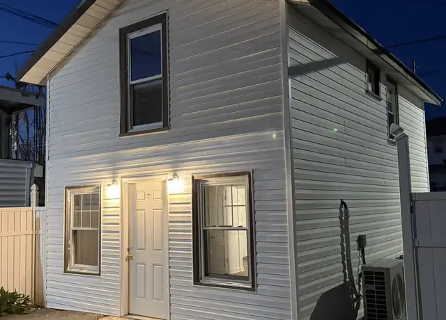 Property at 1809 Jefferson St Unit 3, Bluefield, WV, 24701, 2 beds, 1 bath, [object Object]