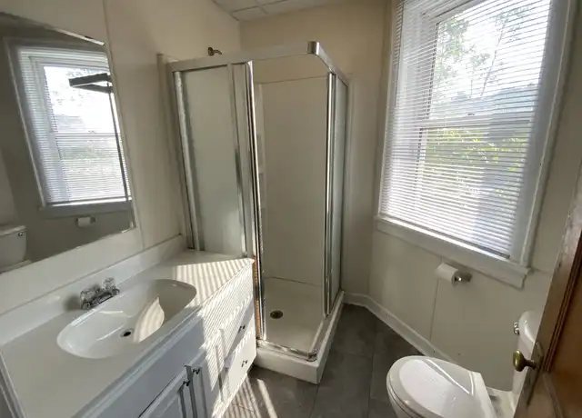 Property at 1819 E Superior St, Duluth, MN, 55812, 3 beds, 1 bath, [object Object]