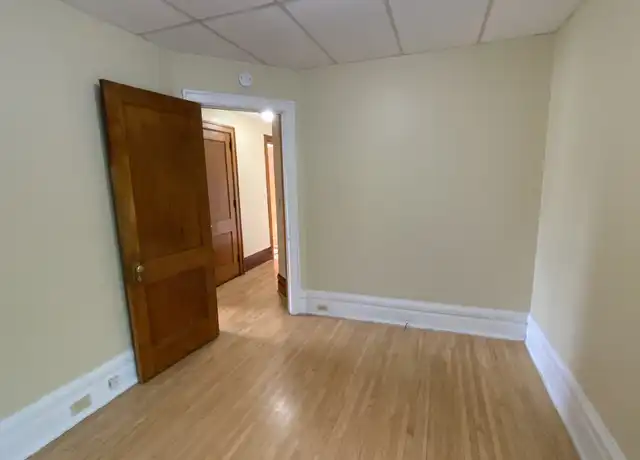 Property at 1819 E Superior St, Duluth, MN, 55812, 3 beds, 1 bath, [object Object]