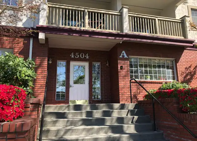 Property at Washington Square Apartments - 4504 16th Ave NE, Seattle, WA, 98105, 2 beds, 1 bath, [object Object]