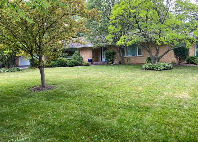 Photo of 996 Castlegate Ct, Lake Forest, IL 60045