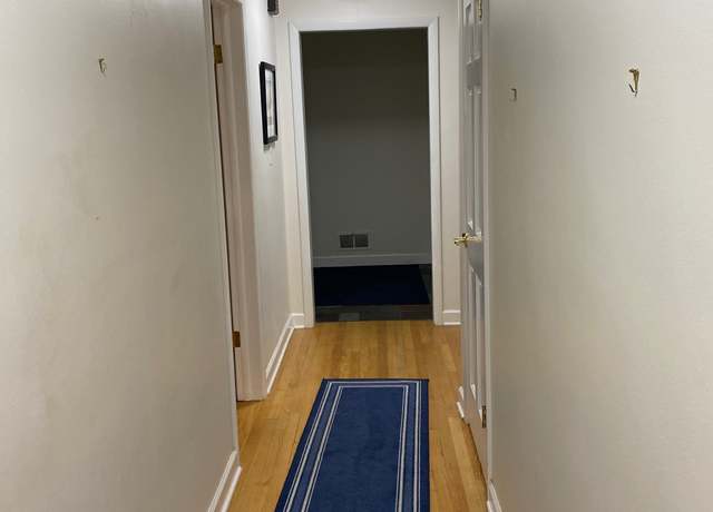 Photo of 996 Castlegate Ct, Lake Forest, IL 60045