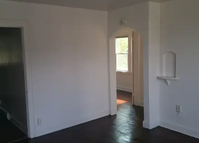 Property at 3970 Vine St Unit 3, Cincinnati, OH, 45217, 1 bed, 1 bath, [object Object]