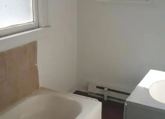 Property at 3970 Vine St Unit 3, Cincinnati, OH, 45217, 1 bed, 1 bath, [object Object]