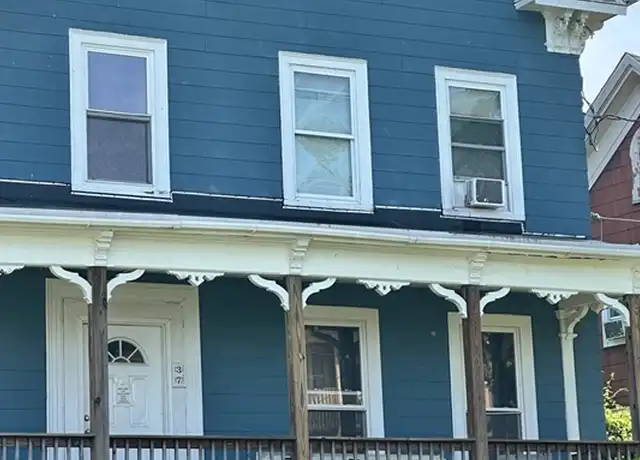 Property at 37 Hale St Unit 3, Bridgewater, MA, 02324, 2 beds, 1 bath, [object Object]