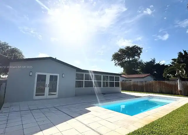 Property at 401 S Highland Dr, Hollywood, FL, 33021, 4 beds, 3 baths, [object Object]