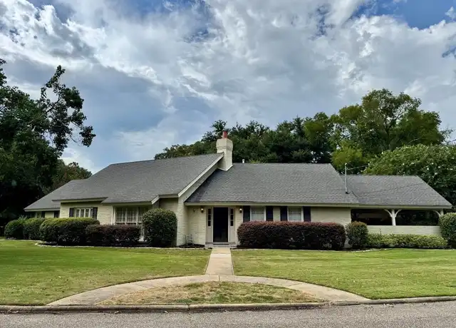 Property at 2431 Midfield Dr, Montgomery, AL, 36111, 4 beds, 2.5 baths, [object Object]