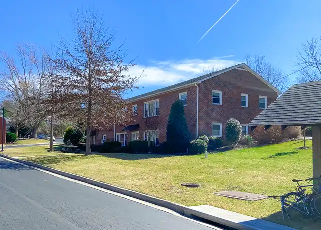 Property at 120 Hearthstone Dr Unit 120-D, Blacksburg, VA, 24060, 2 beds, 1 bath, [object Object]